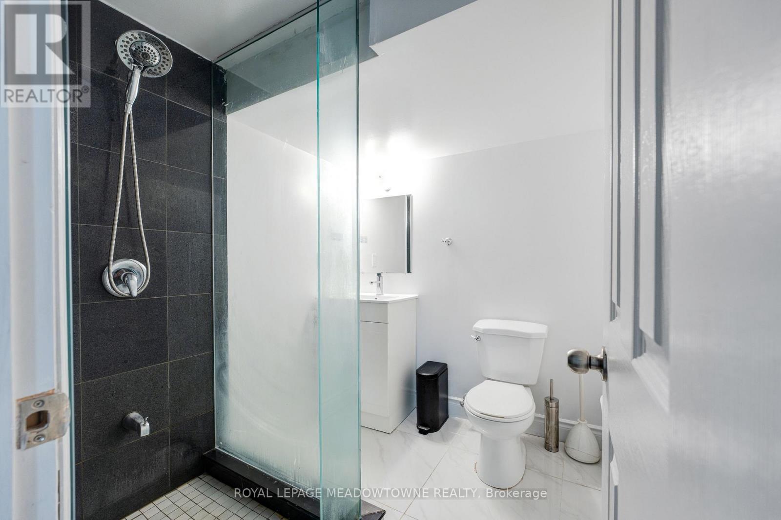 9 Hardcastle Court, Brampton, Ontario  L6S 2B2 - Photo 28 - W13501804
