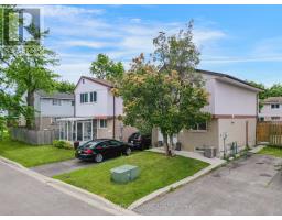 9 HARDCASTLE COURT, Brampton, Ontario