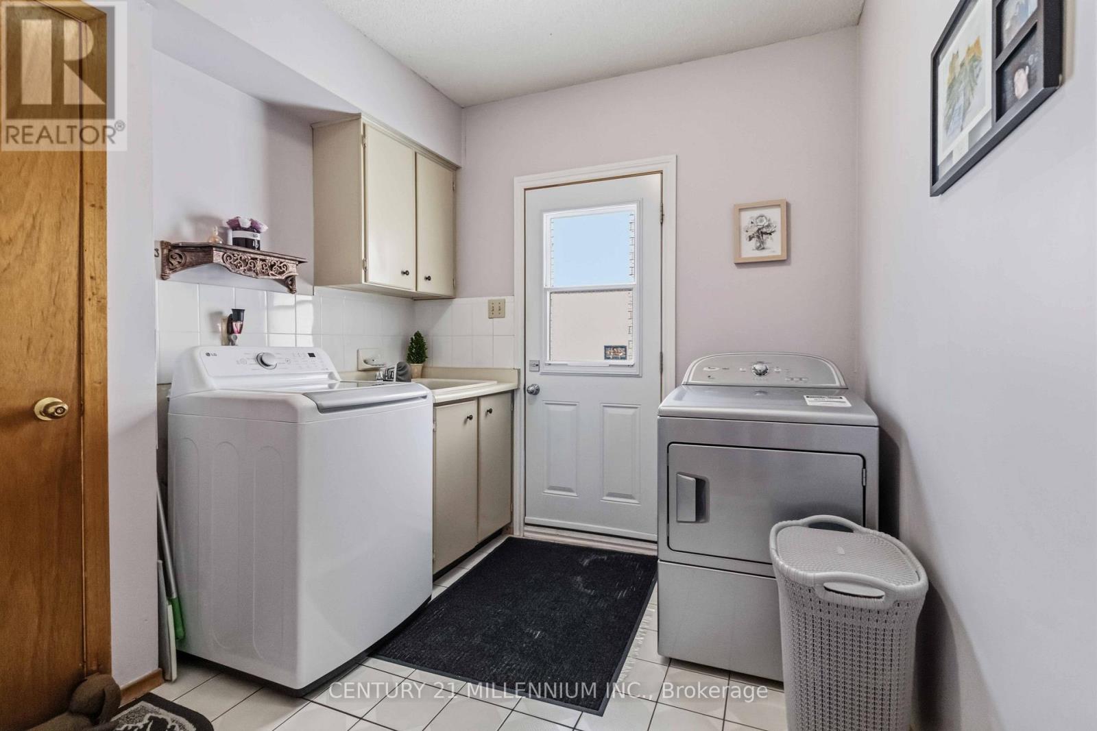 83 Sunforest Drive, Brampton, Ontario  L6Z 2W3 - Photo 14 - W13501838