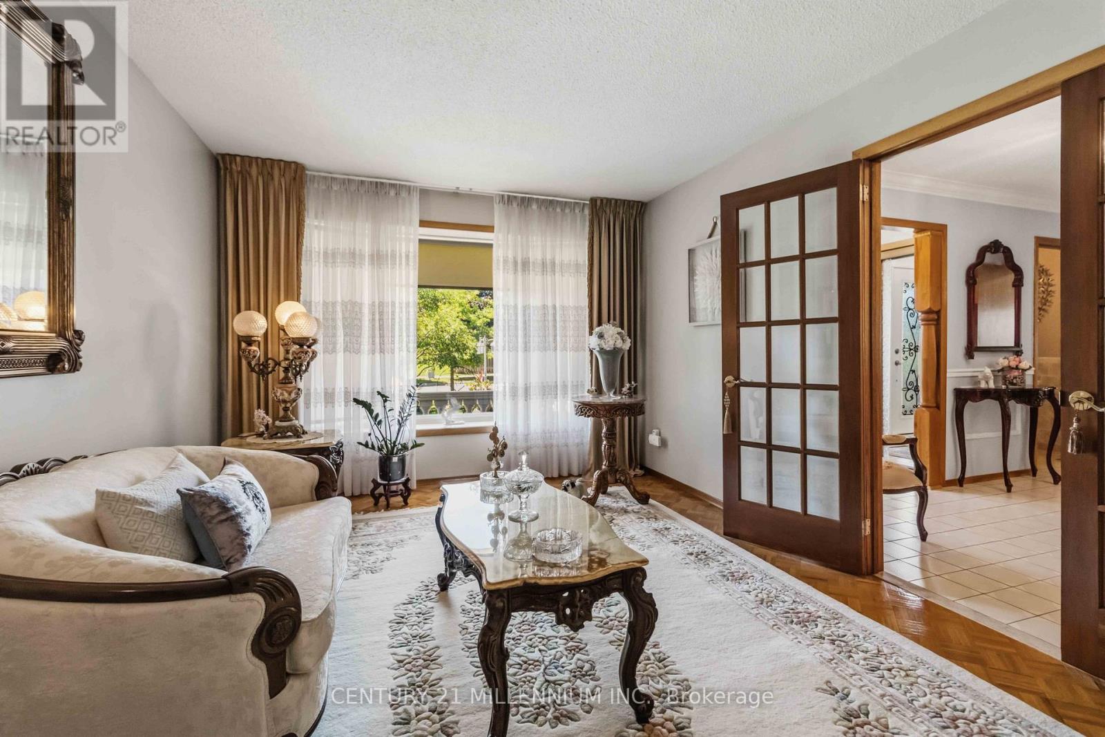 83 Sunforest Drive, Brampton, Ontario  L6Z 2W3 - Photo 5 - W13501838