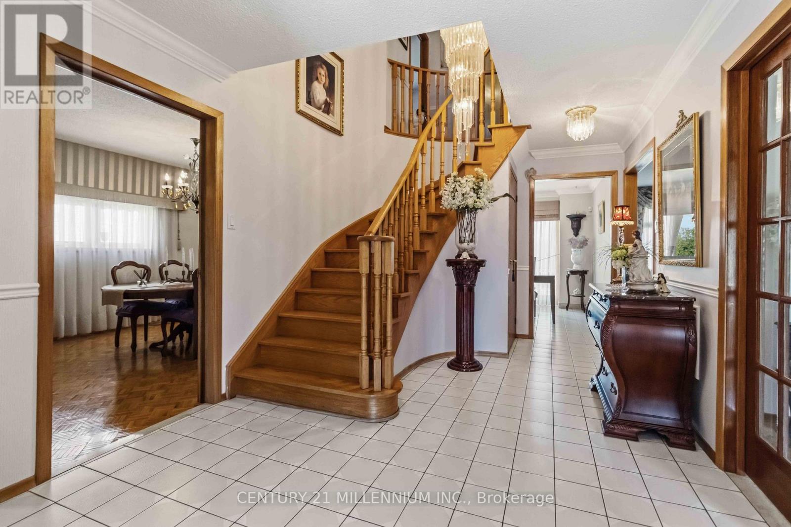83 Sunforest Drive, Brampton, Ontario  L6Z 2W3 - Photo 7 - W13501838