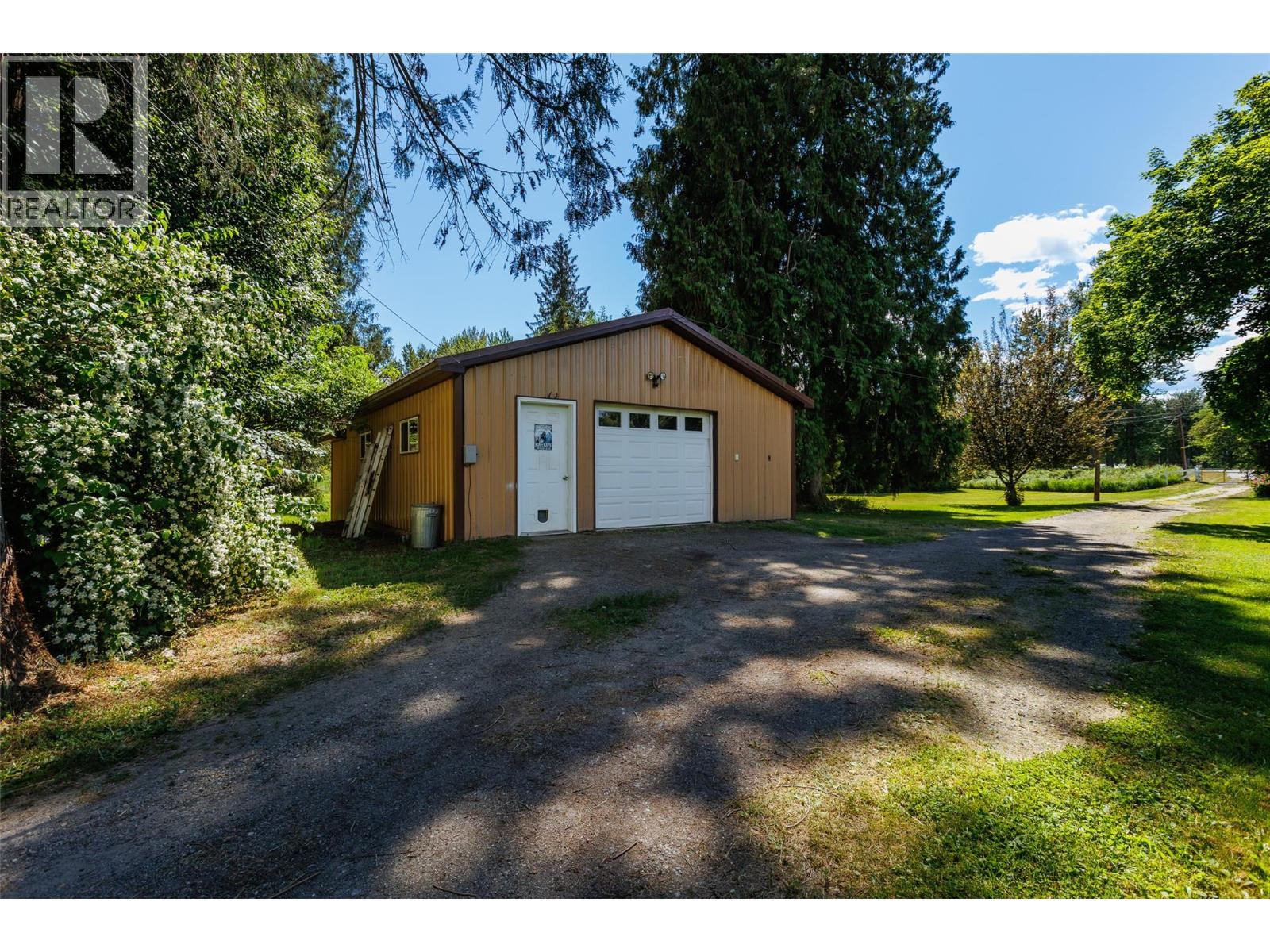 516 Goat River Road S, Creston, British Columbia  V0B 1G1 - Photo 2 - 10389280