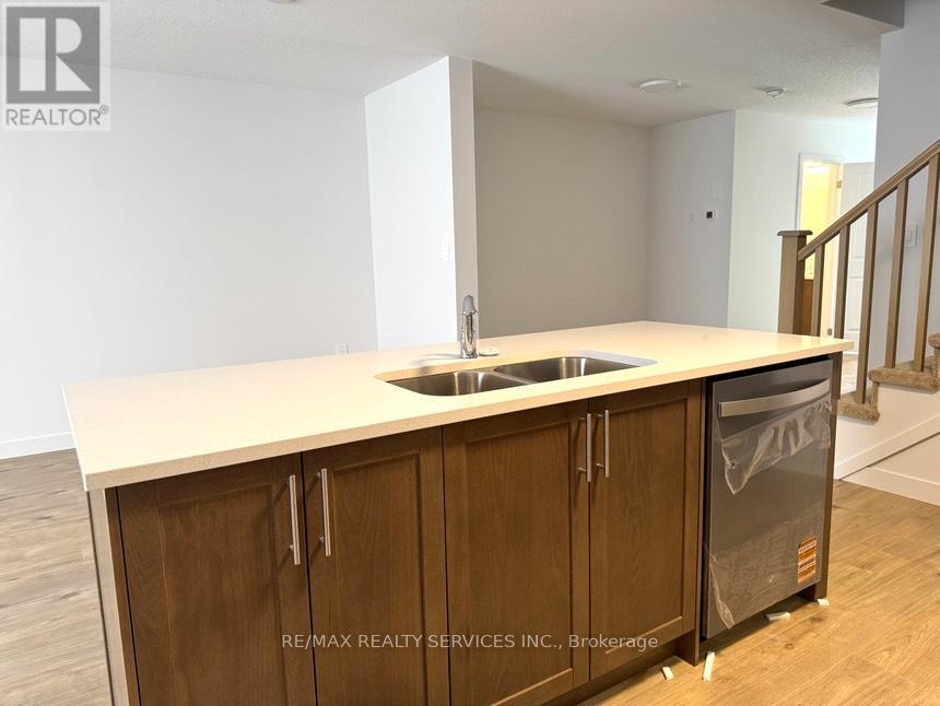 21 Pin Oaks Common, Cambridge, Ontario  N1S 0G3 - Photo 7 - X13501866
