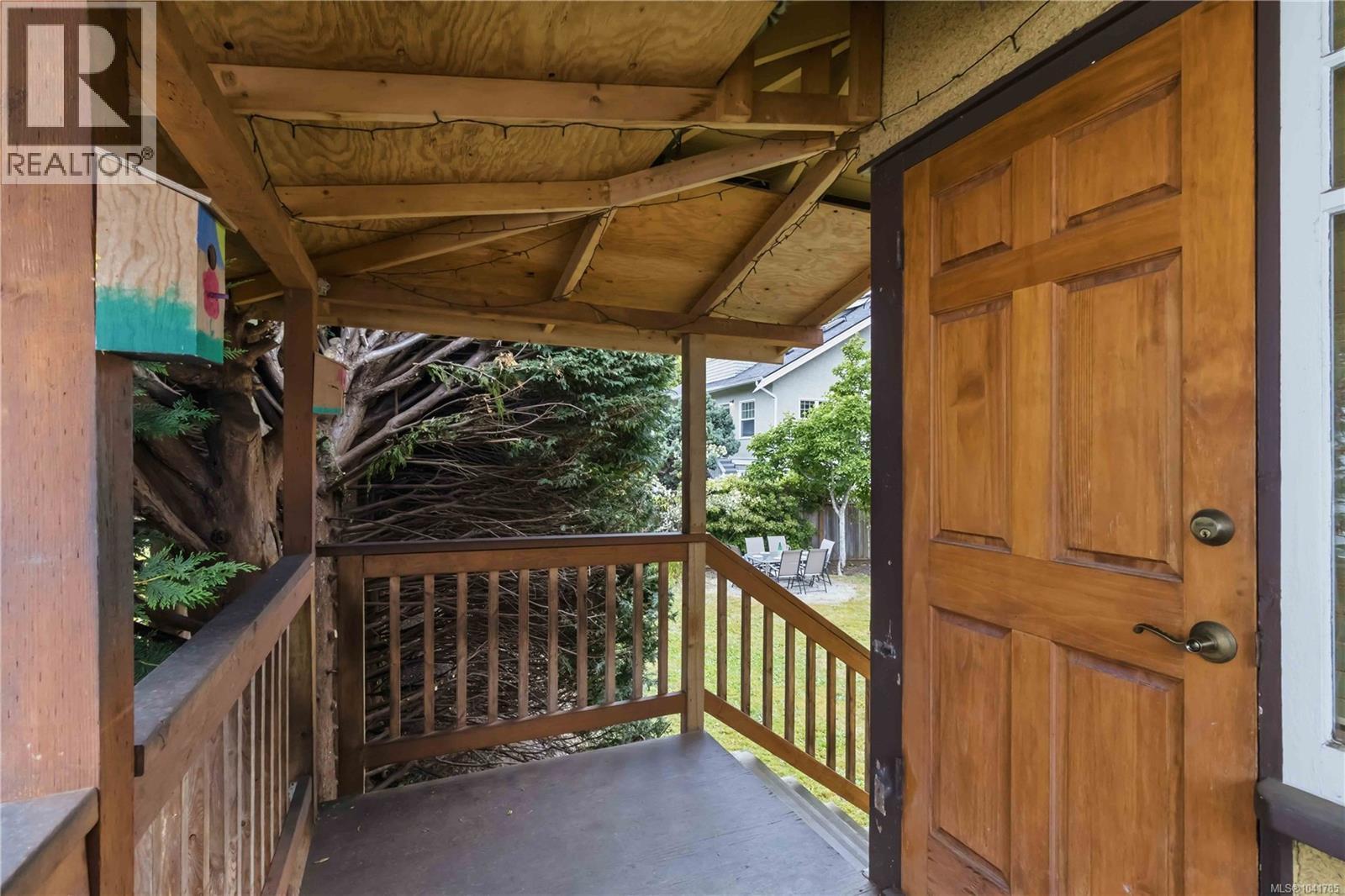 1722 Stanley Ave, Victoria, British Columbia  V8R 3W8 - Photo 31 - 1041785