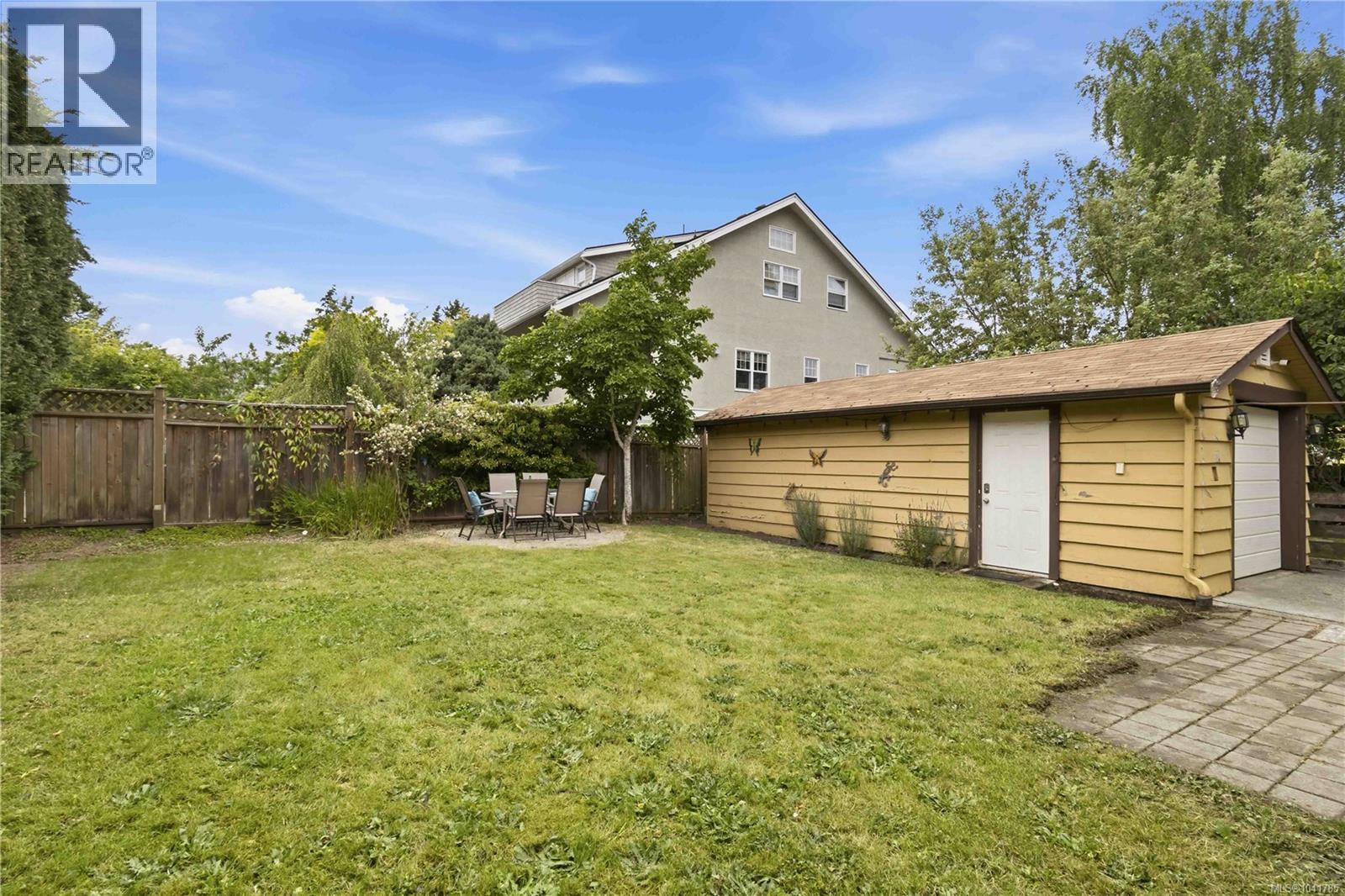 1722 Stanley Ave, Victoria, British Columbia  V8R 3W8 - Photo 33 - 1041785
