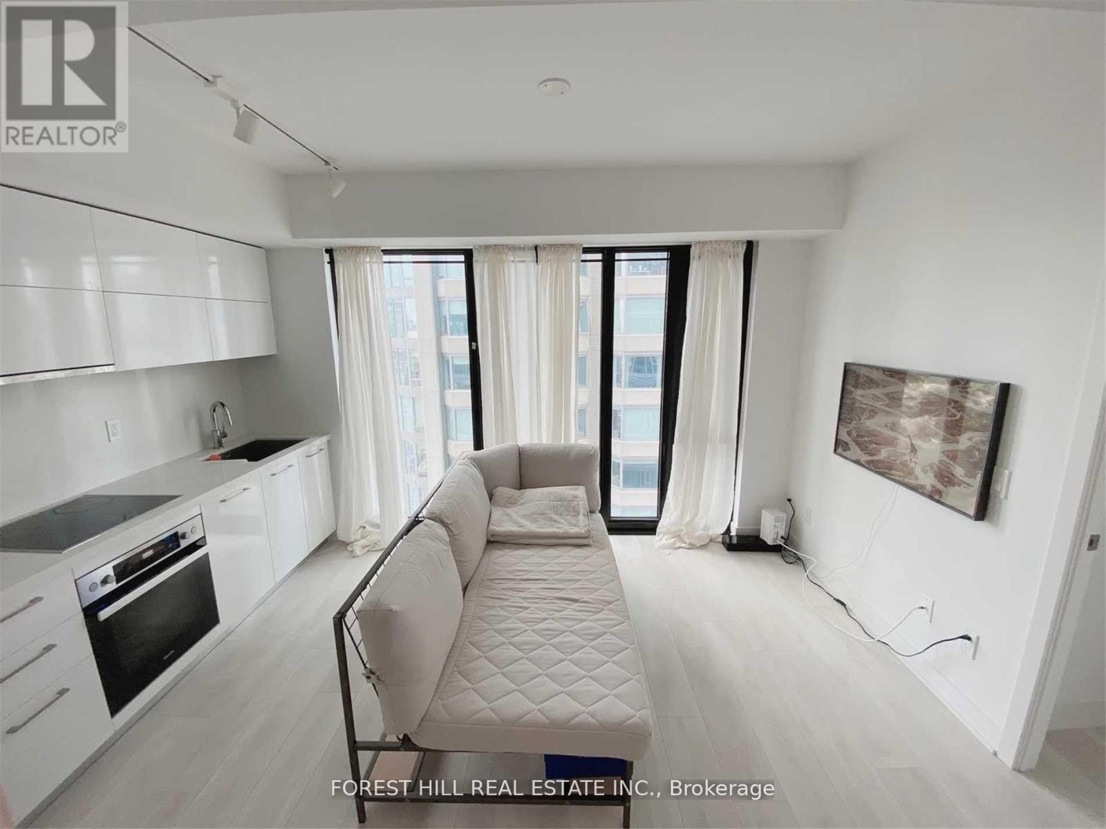 2413 - 188 Cumberland Street, Toronto, Ontario  M5R 0B6 - Photo 2 - C13502002