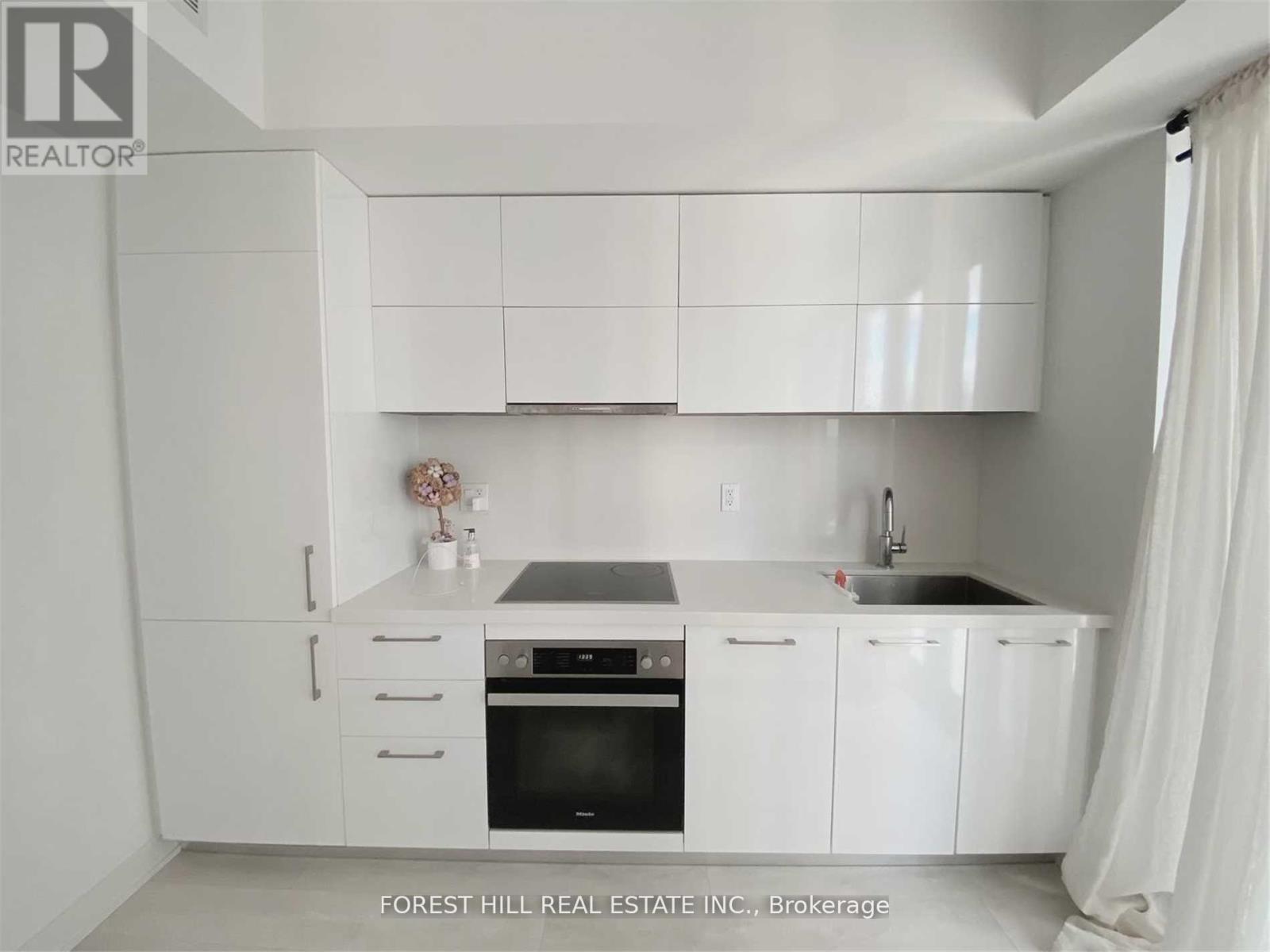 2413 - 188 Cumberland Street, Toronto, Ontario  M5R 0B6 - Photo 3 - C13502002