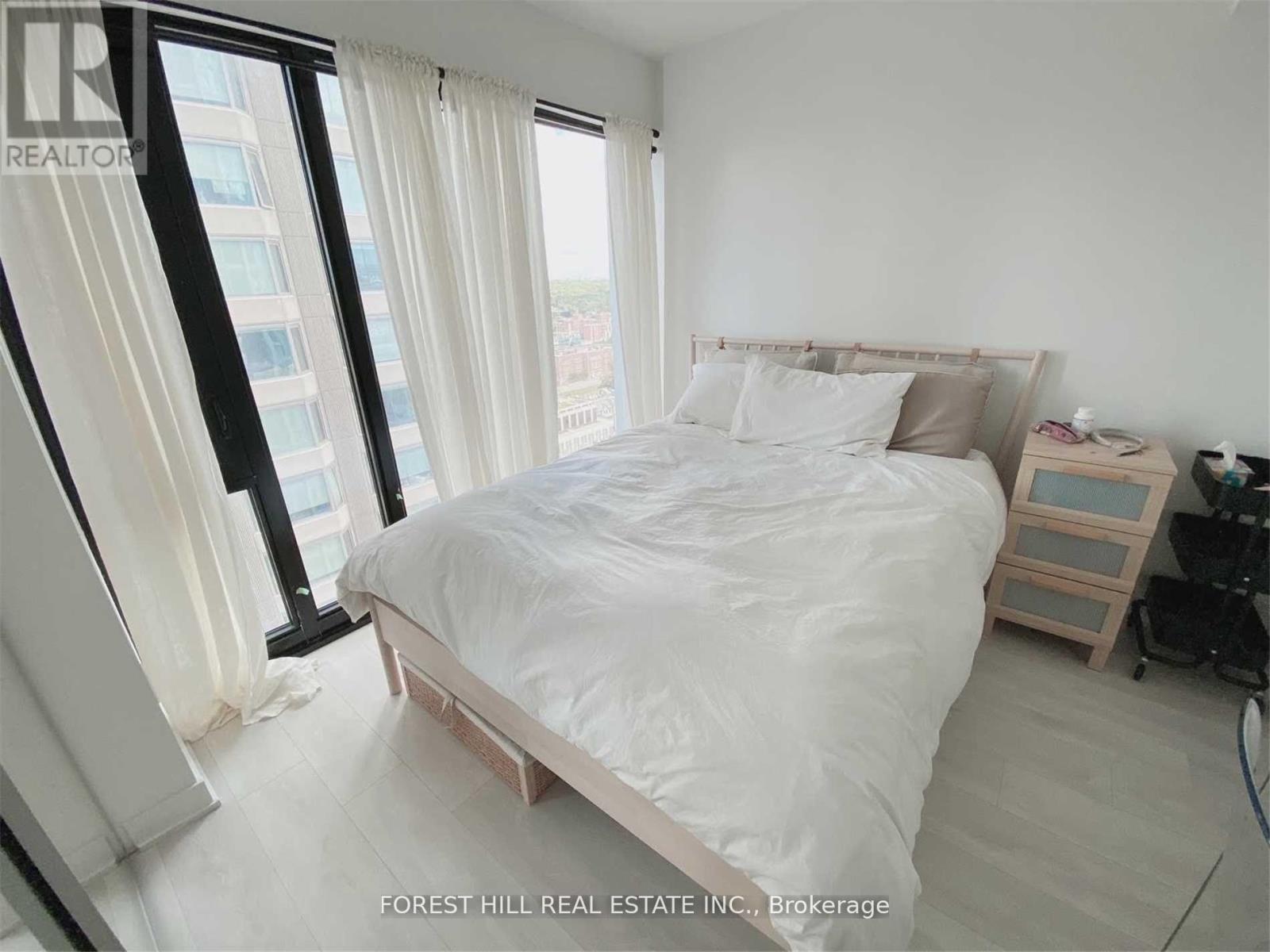 2413 - 188 Cumberland Street, Toronto, Ontario  M5R 0B6 - Photo 5 - C13502002