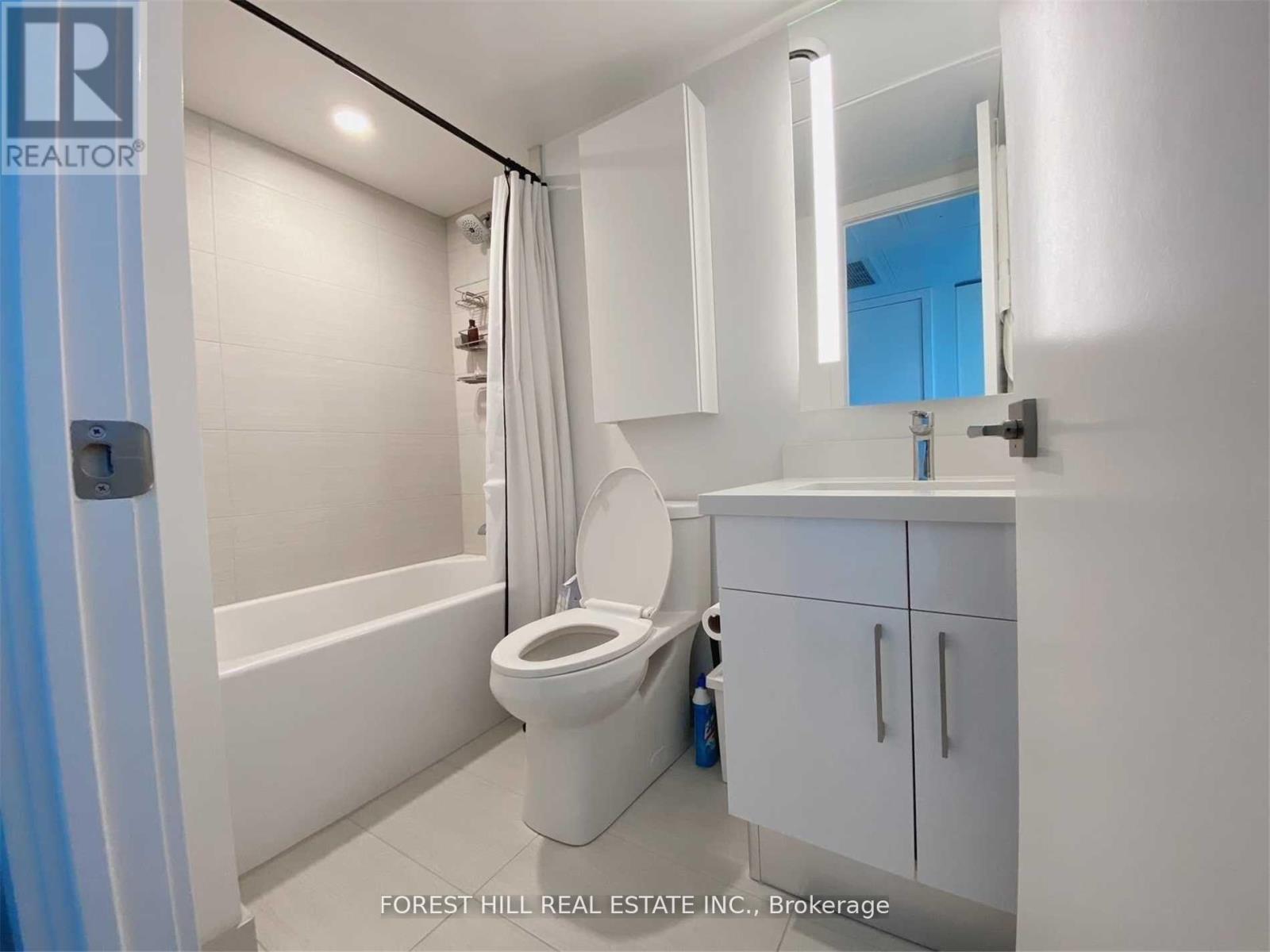 2413 - 188 Cumberland Street, Toronto, Ontario  M5R 0B6 - Photo 7 - C13502002