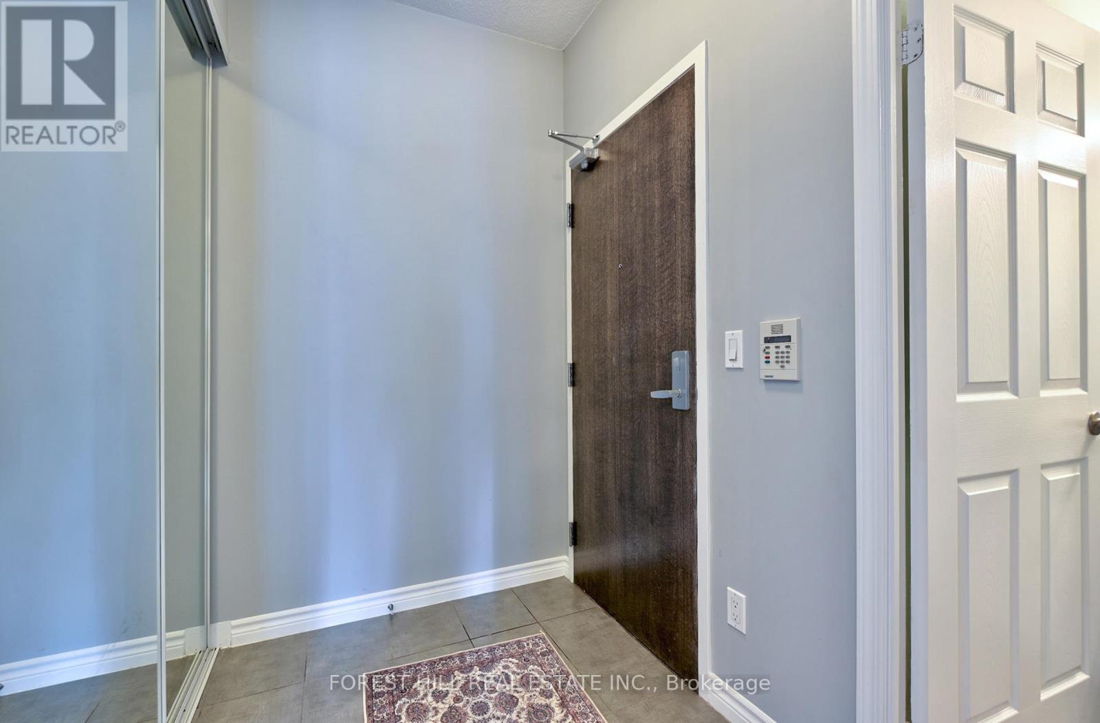 306 - 19 Grand Trunk Crescent, Toronto, Ontario  M5J 3A3 - Photo 2 - C13502020