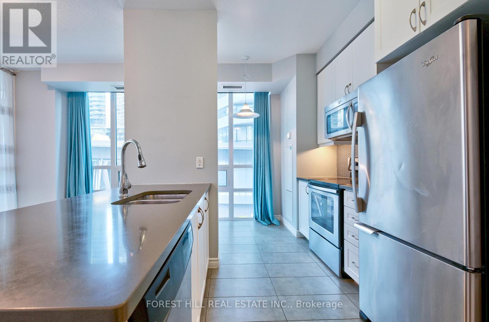 306 - 19 Grand Trunk Crescent, Toronto, Ontario  M5J 3A3 - Photo 7 - C13502020