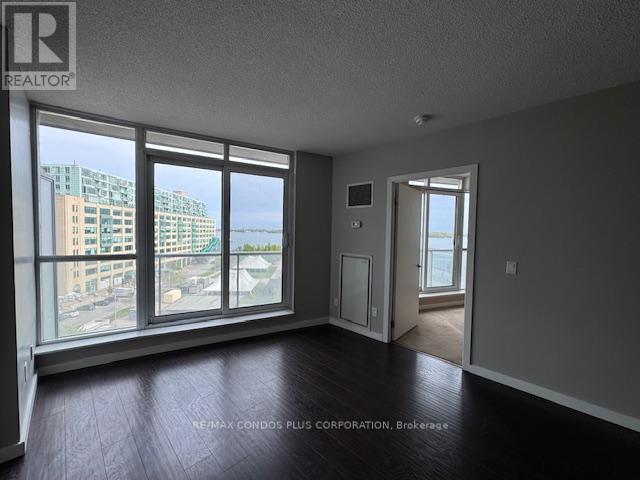 705 - 218 Queens Quay W, Toronto, Ontario  M5J 2Y6 - Photo 8 - C13502082