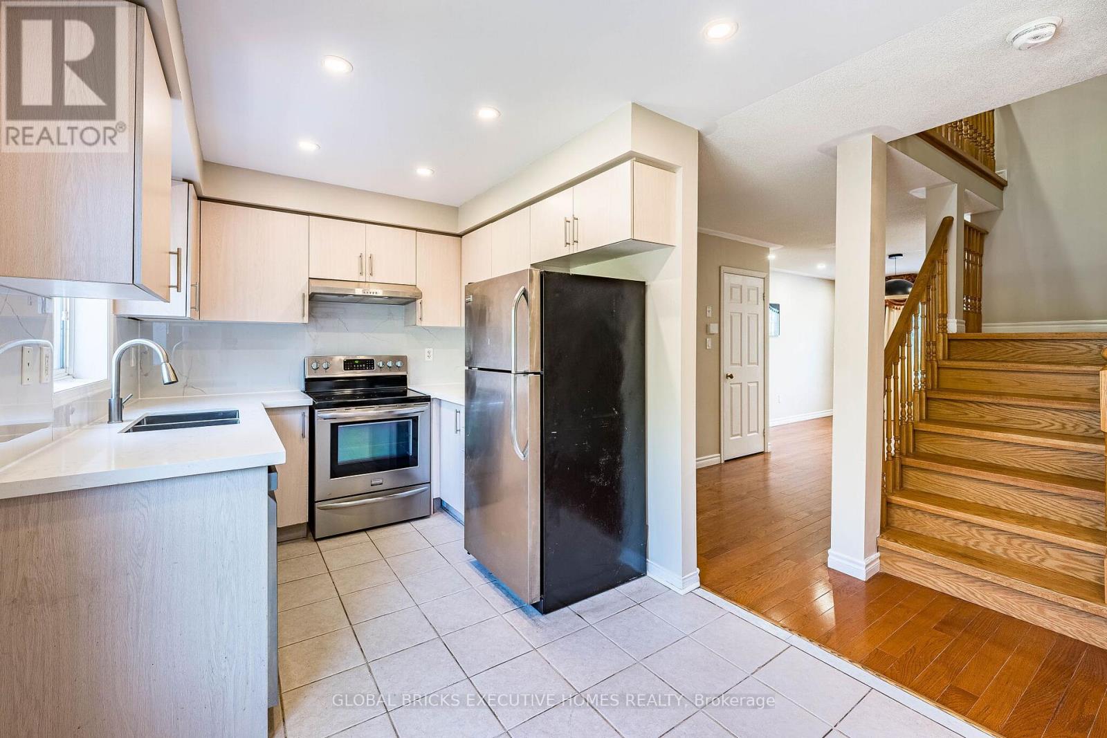 124 Conn Smythe Drive, Toronto, Ontario  M1J 3P5 - Photo 7 - E13501942