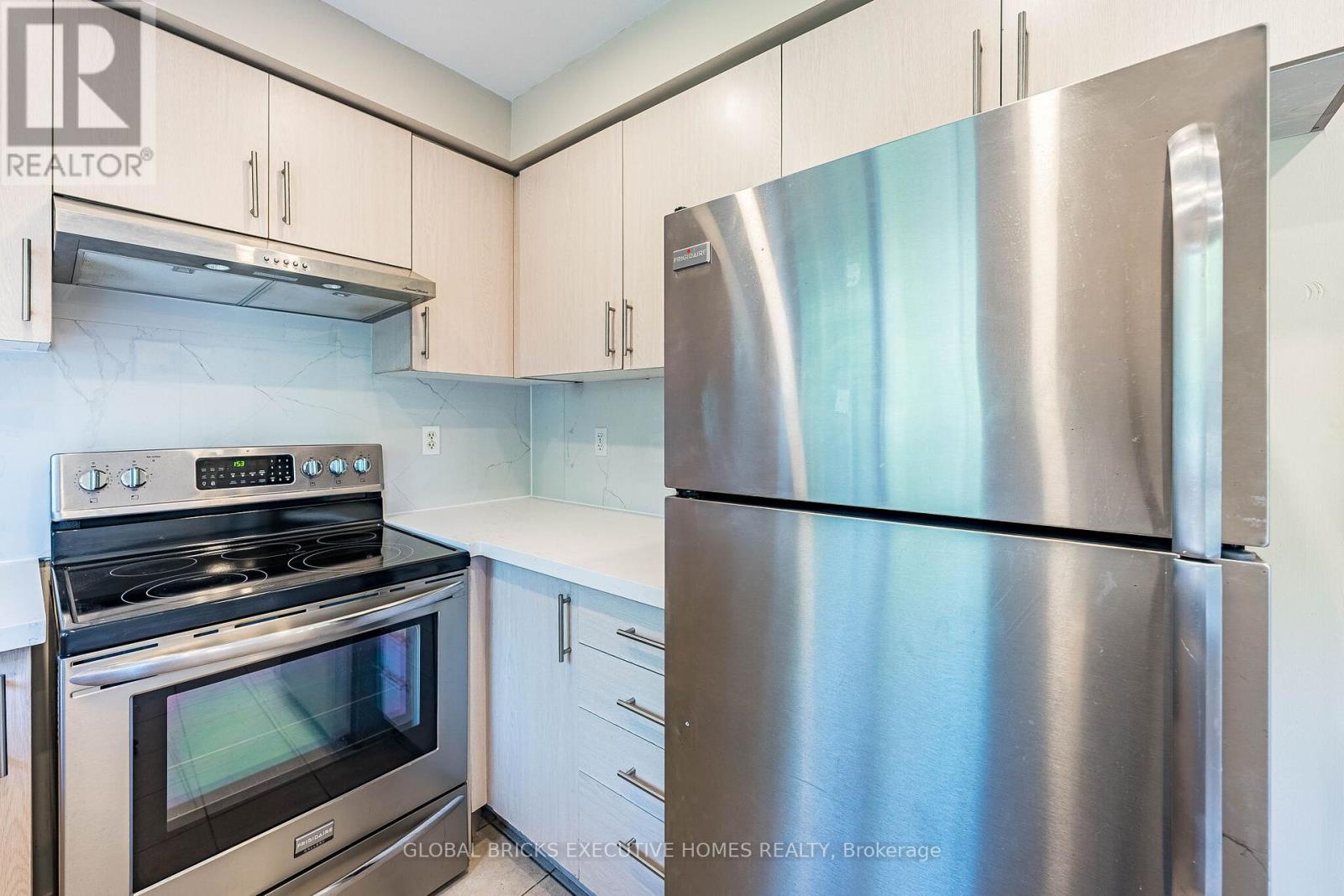 124 Conn Smythe Drive, Toronto, Ontario  M1J 3P5 - Photo 9 - E13501942