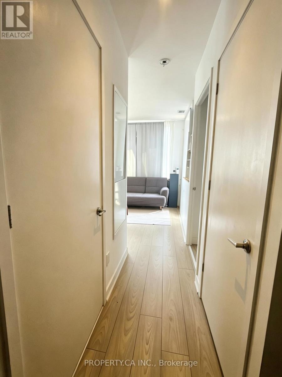 619 - 8 Tippett Road, Toronto, Ontario M3H 0E7 - Photo 2 - C13493644