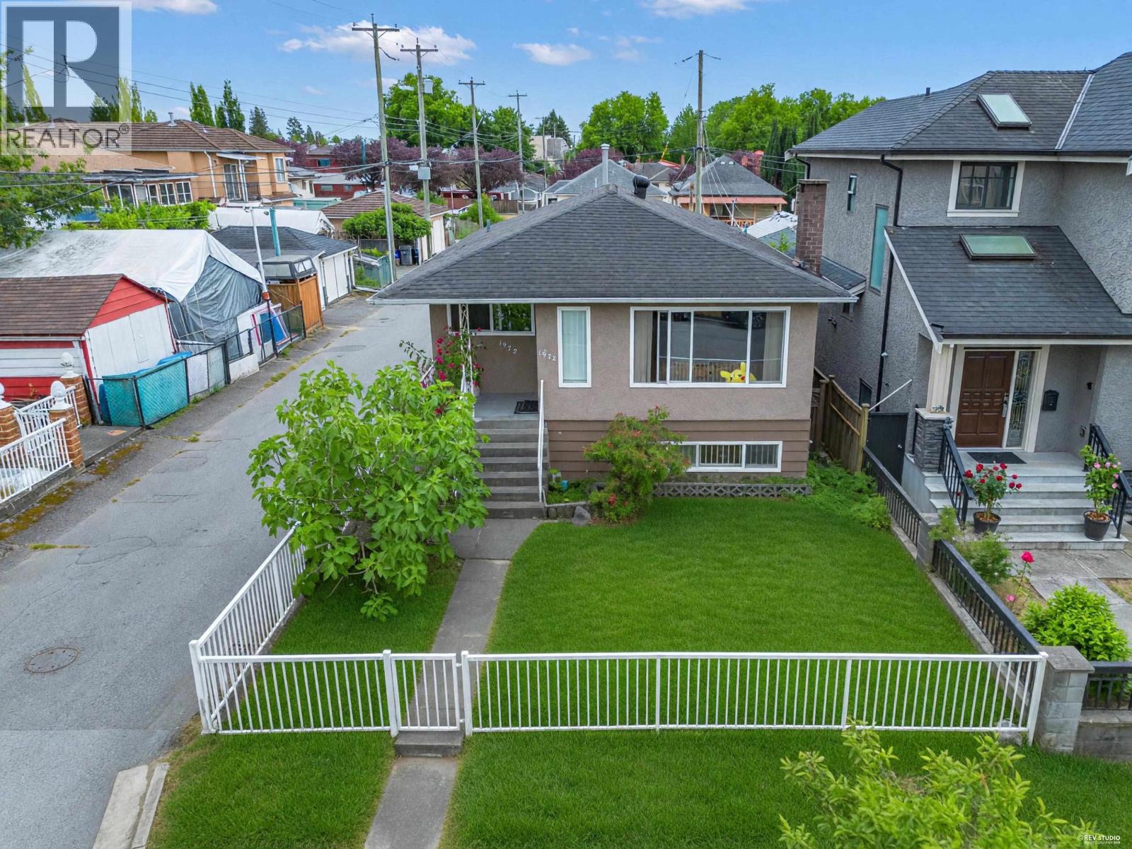 1972 E 51ST AVENUE, Vancouver, British Columbia
