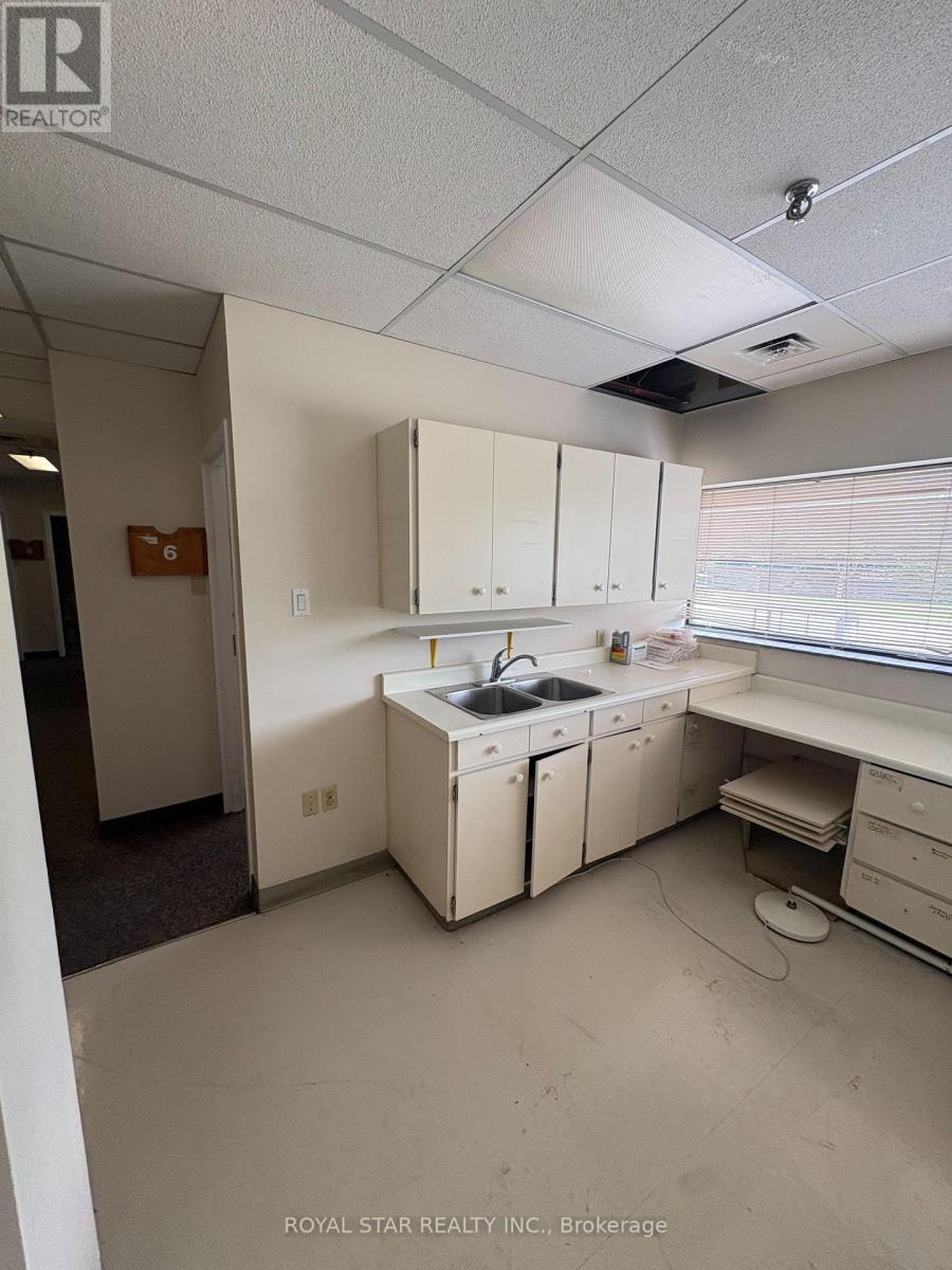 202 - 9780 Bramalea Road, Brampton, Ontario  L6S 2P1 - Photo 8 - W12272444