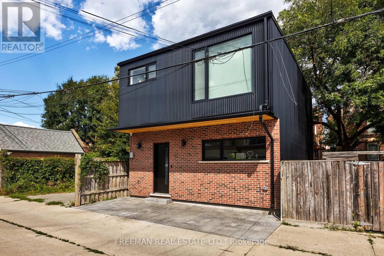 LANEWAY HOME - 642 GLADSTONE AVENUE, Toronto, Ontario