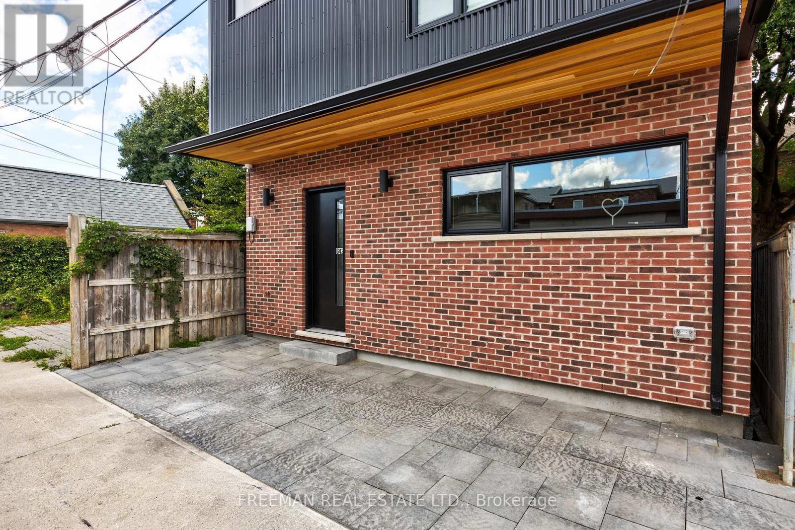 Laneway Home - 642 Gladstone Avenue, Toronto, Ontario  M6H 3J4 - Photo 2 - W13502016