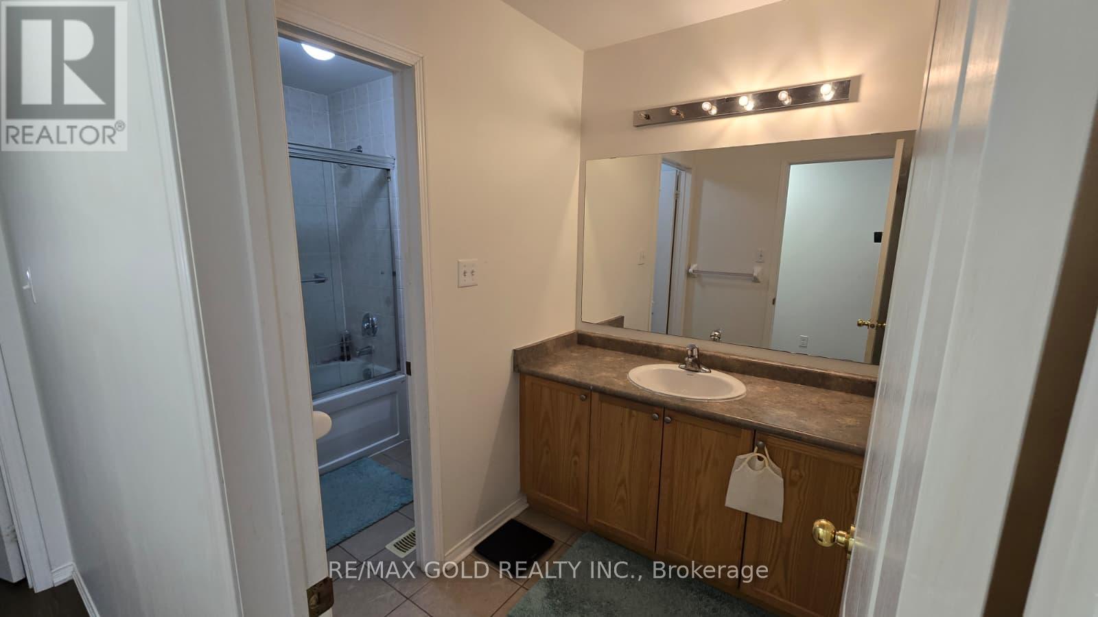 50 Hollingsworth Circle, Brampton, Ontario  L7A 0J7 - Photo 14 - W13502028