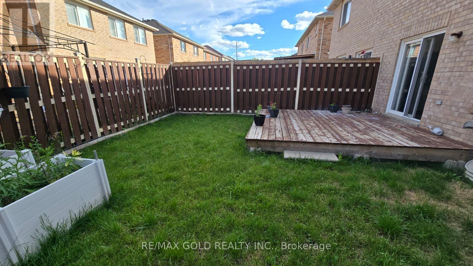 50 Hollingsworth Circle, Brampton, Ontario  L7A 0J7 - Photo 15 - W13502028
