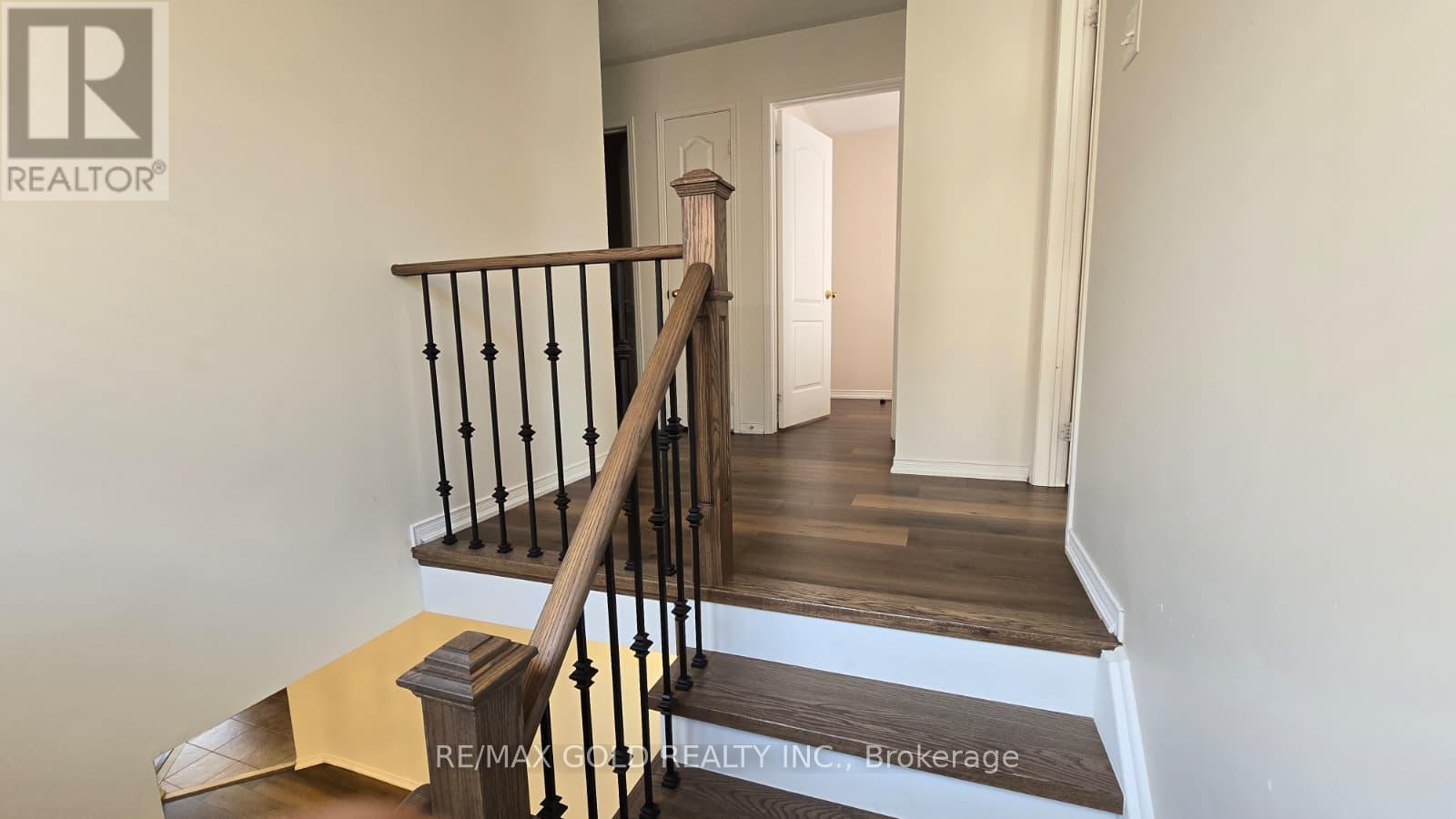 50 Hollingsworth Circle, Brampton, Ontario  L7A 0J7 - Photo 9 - W13502028