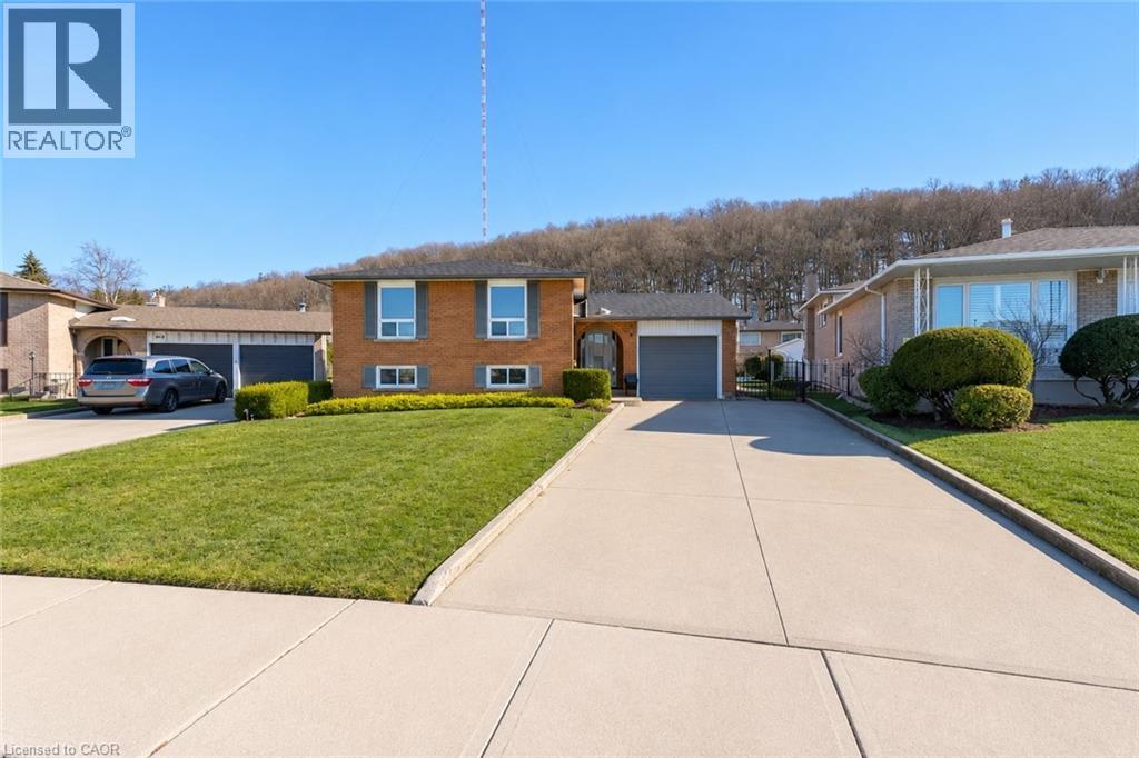 134 MARCELLA Crescent Unit# B, Hamilton, Ontario
