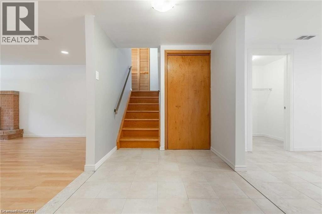 134 Marcella Crescent Unit# B, Hamilton, Ontario L8K 6G3 - Photo 5 - 40843802