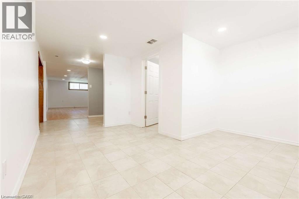 134 Marcella Crescent Unit# B, Hamilton, Ontario L8K 6G3 - Photo 8 - 40843802