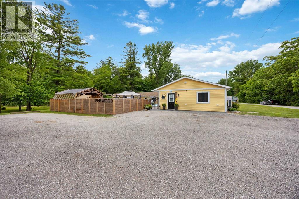9717 Army Camp Road, Lambton Shores photo 5
