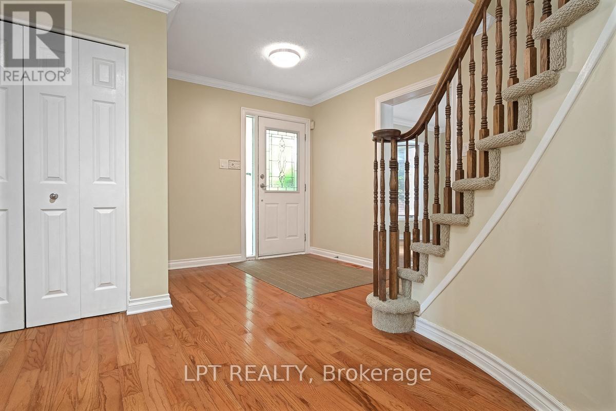 61 Shetland Way, Ottawa, Ontario  K2M 1S4 - Photo 3 - X13502124