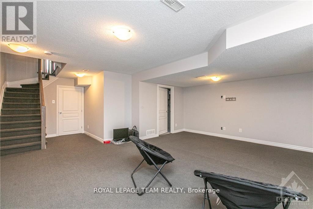 257 Gossamer Street, Ottawa, Ontario  K1W 0B2 - Photo 24 - X13502180