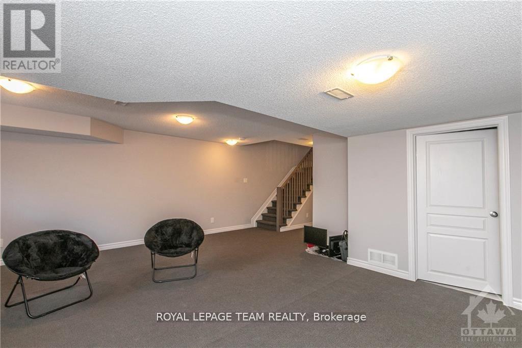 257 Gossamer Street, Ottawa, Ontario  K1W 0B2 - Photo 25 - X13502180