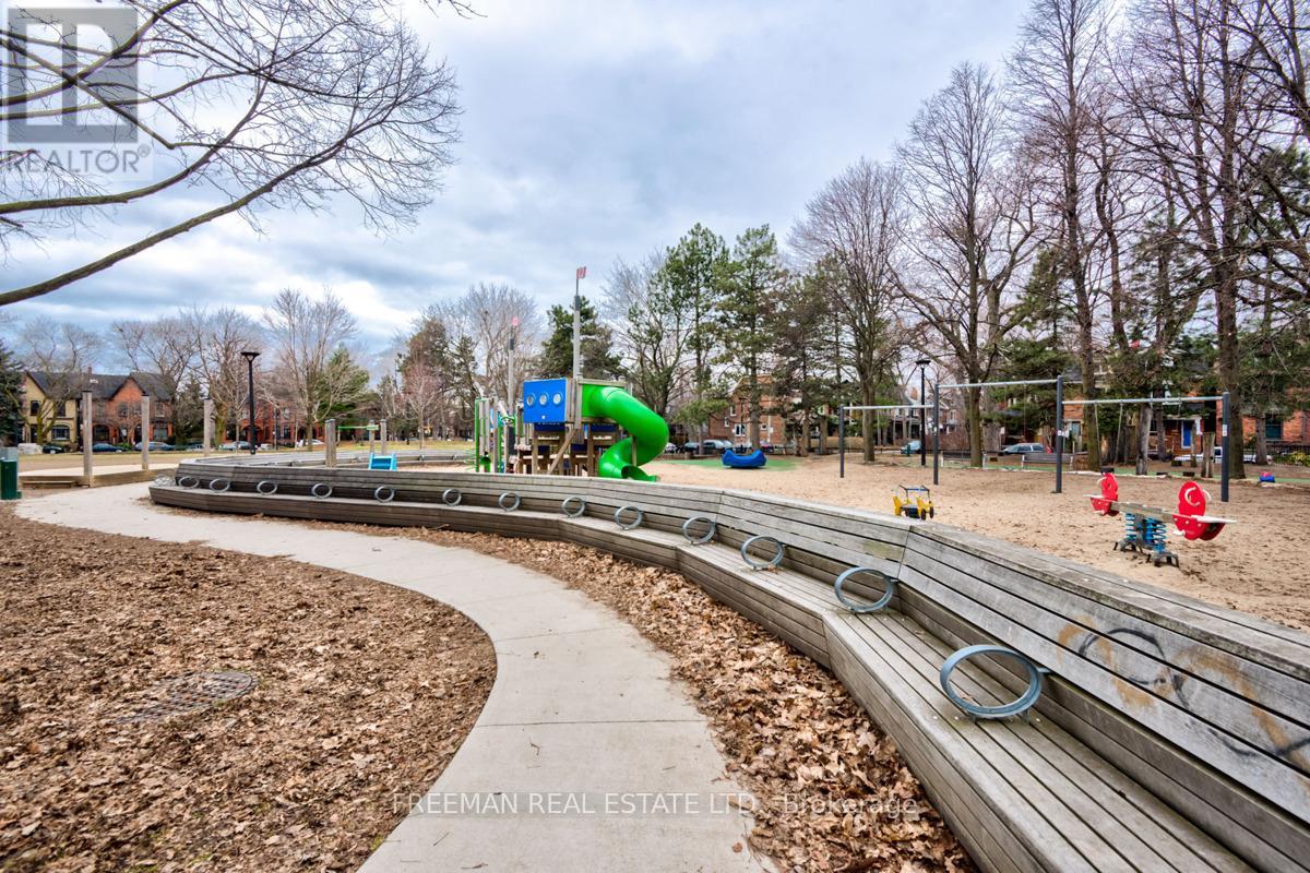 Lower - 27 Rossmore Road W, Toronto, Ontario  M6G 2M6 - Photo 11 - C13502138