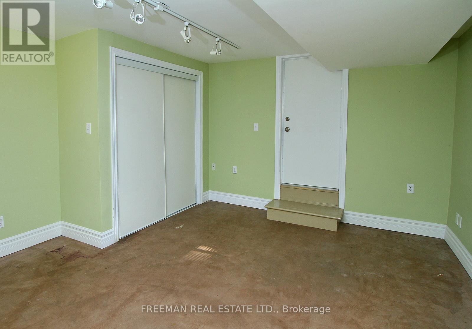 Lower - 27 Rossmore Road W, Toronto, Ontario  M6G 2M6 - Photo 8 - C13502138