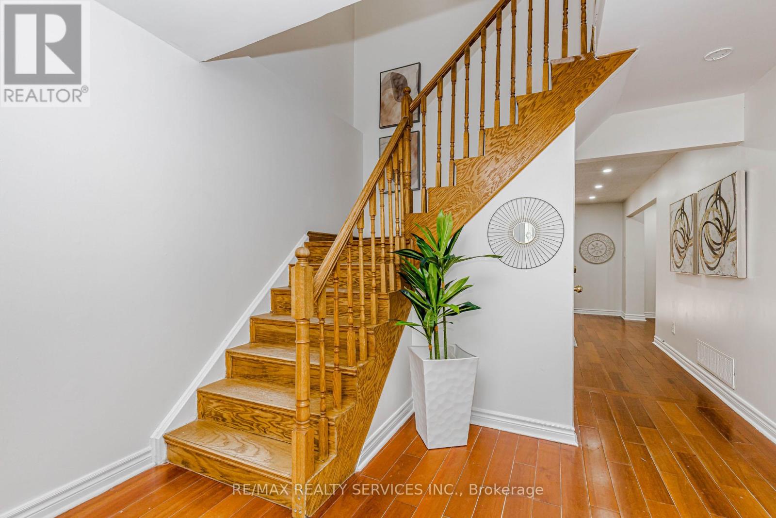 67 Morton Way, Brampton, Ontario  L6Y 2P4 - Photo 8 - W13488928