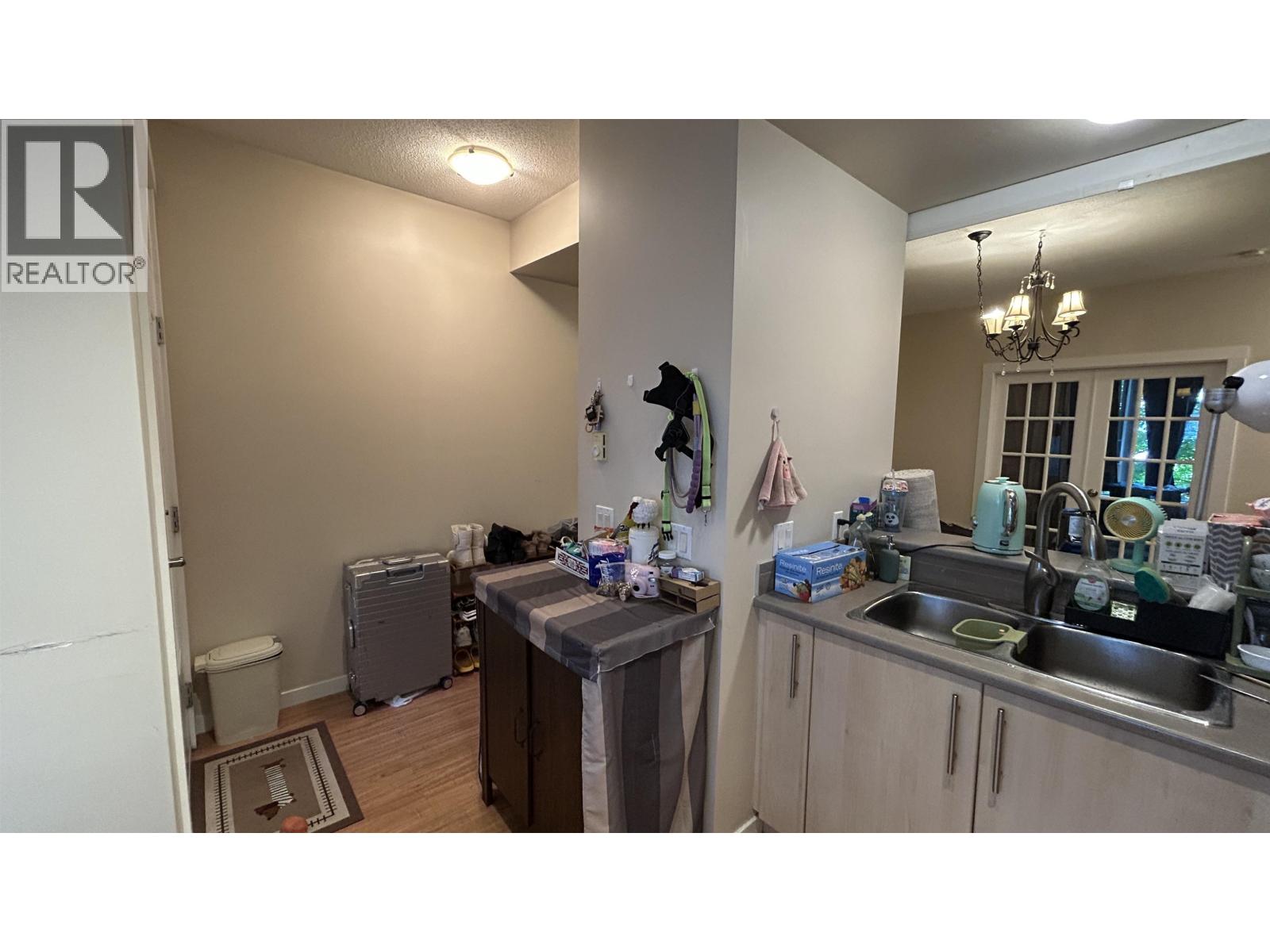 1xx 9229 University Crescent, Burnaby, British Columbia  V5A 4Z2 - Photo 4 - R3140873