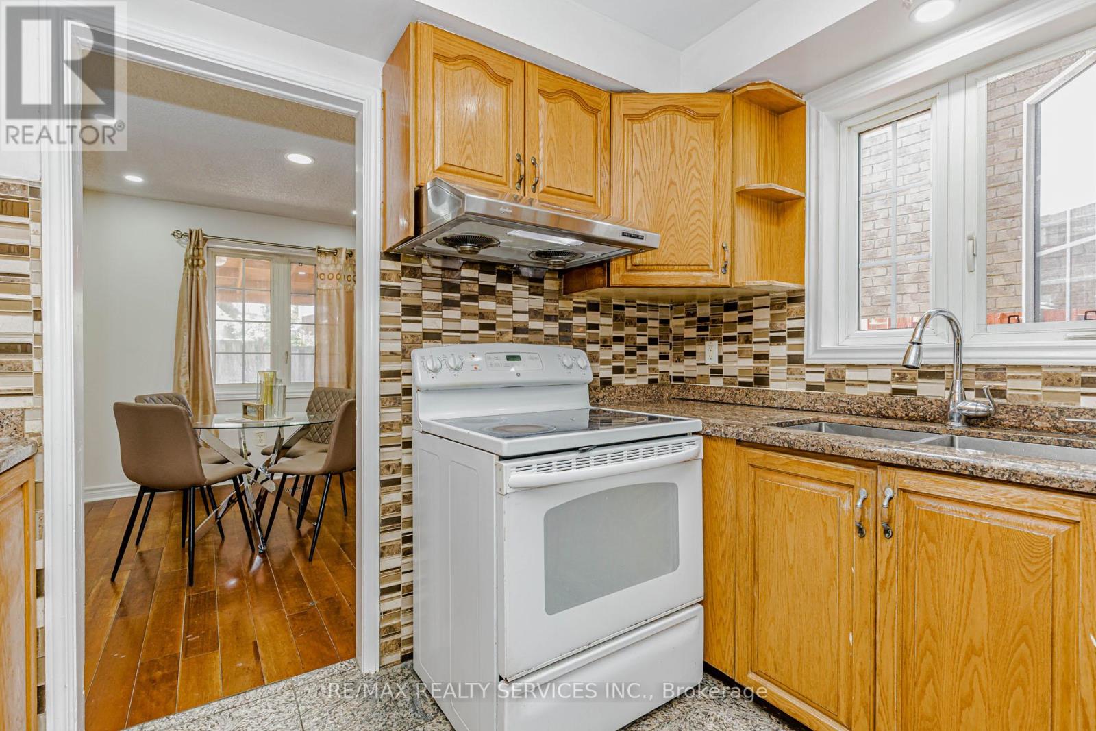 67 Morton Way, Brampton, Ontario  L6Y 2P4 - Photo 15 - W13488928