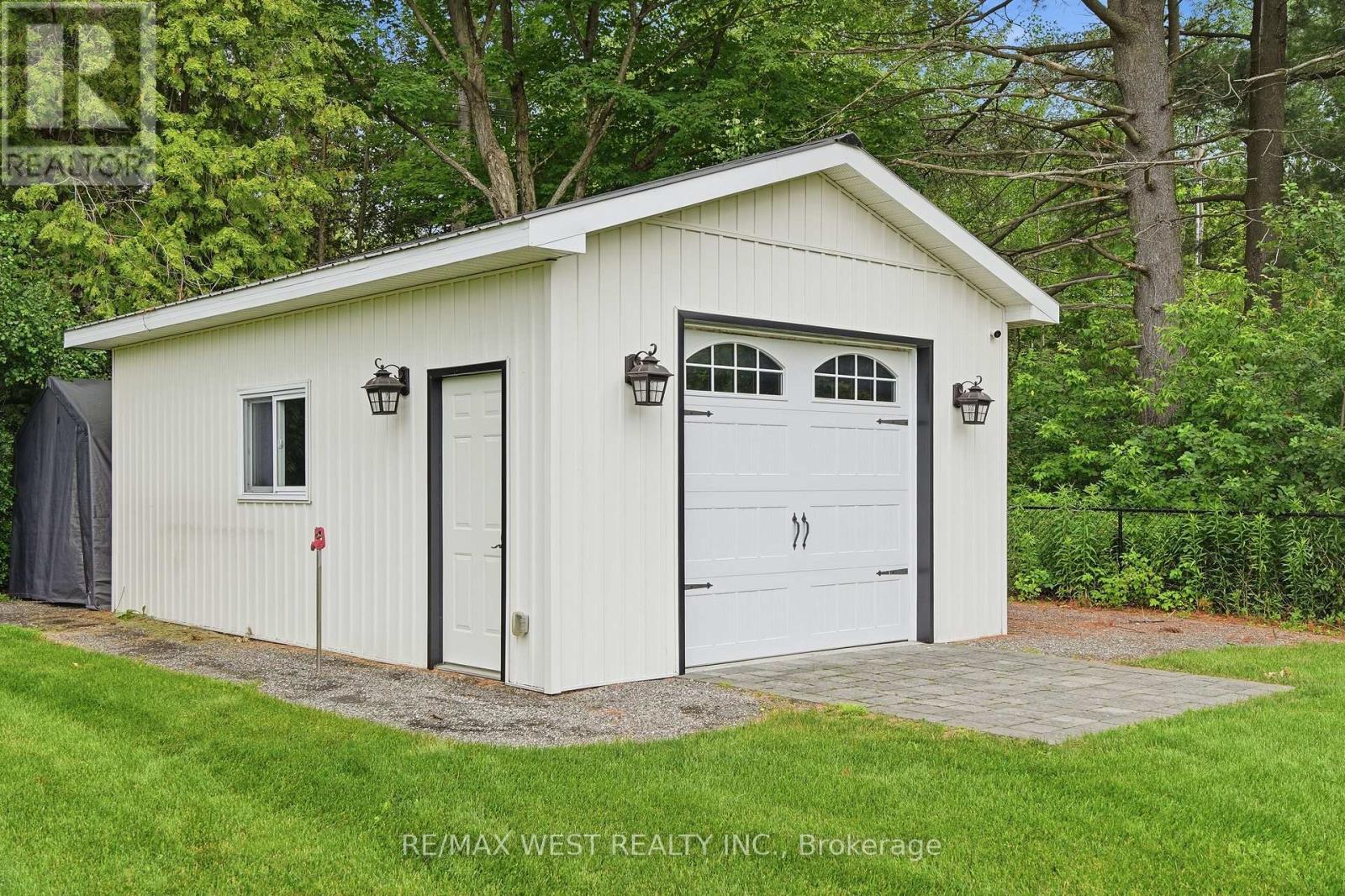 12 Station Road, Georgina, Ontario  L0E 1N0 - Photo 10 - N13502102