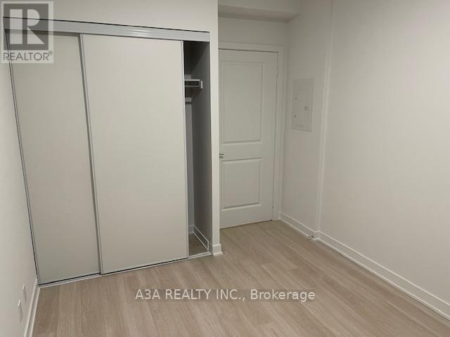 2401 - 50 UPPER MALL WAY - Photo 22