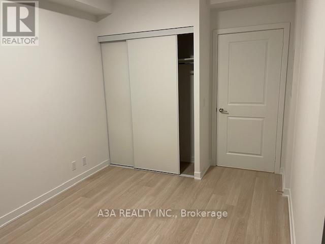 2401 - 50 UPPER MALL WAY - Photo 23