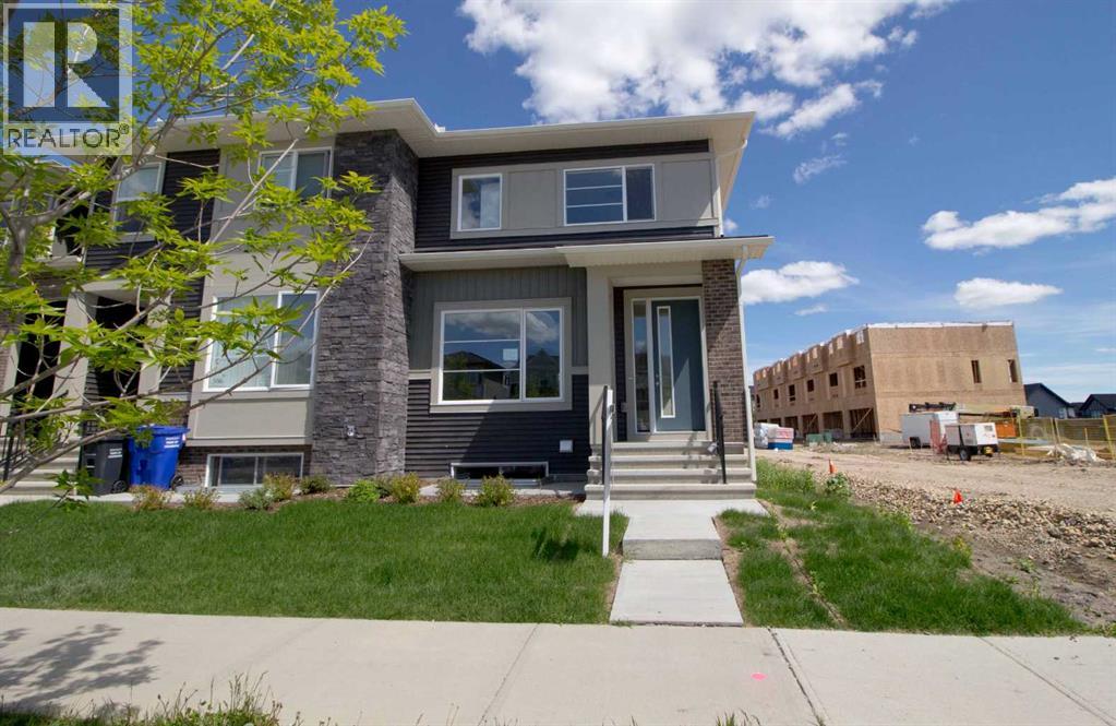 302 Sundown Road, Cochrane, Alberta  T4C 3H2 - Photo 3 - A2256036