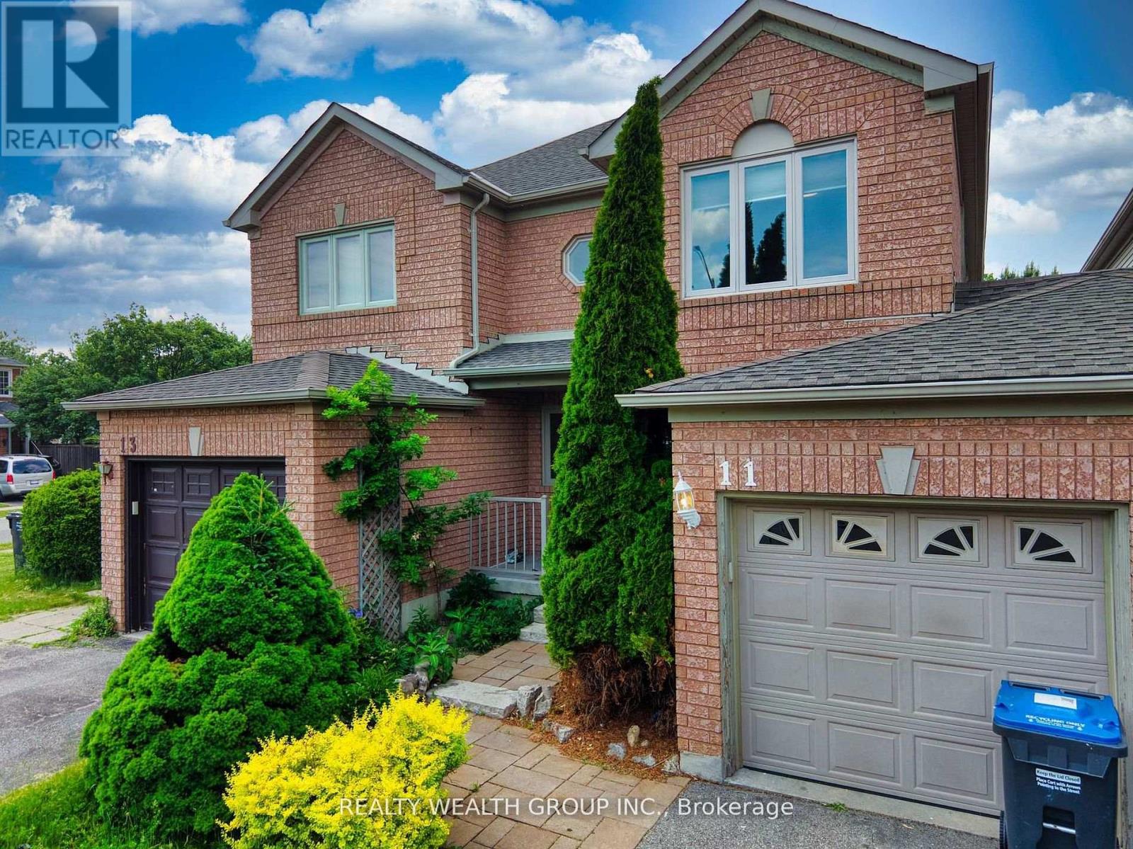 11 BIRCHCLIFFE DRIVE, Brampton, Ontario
