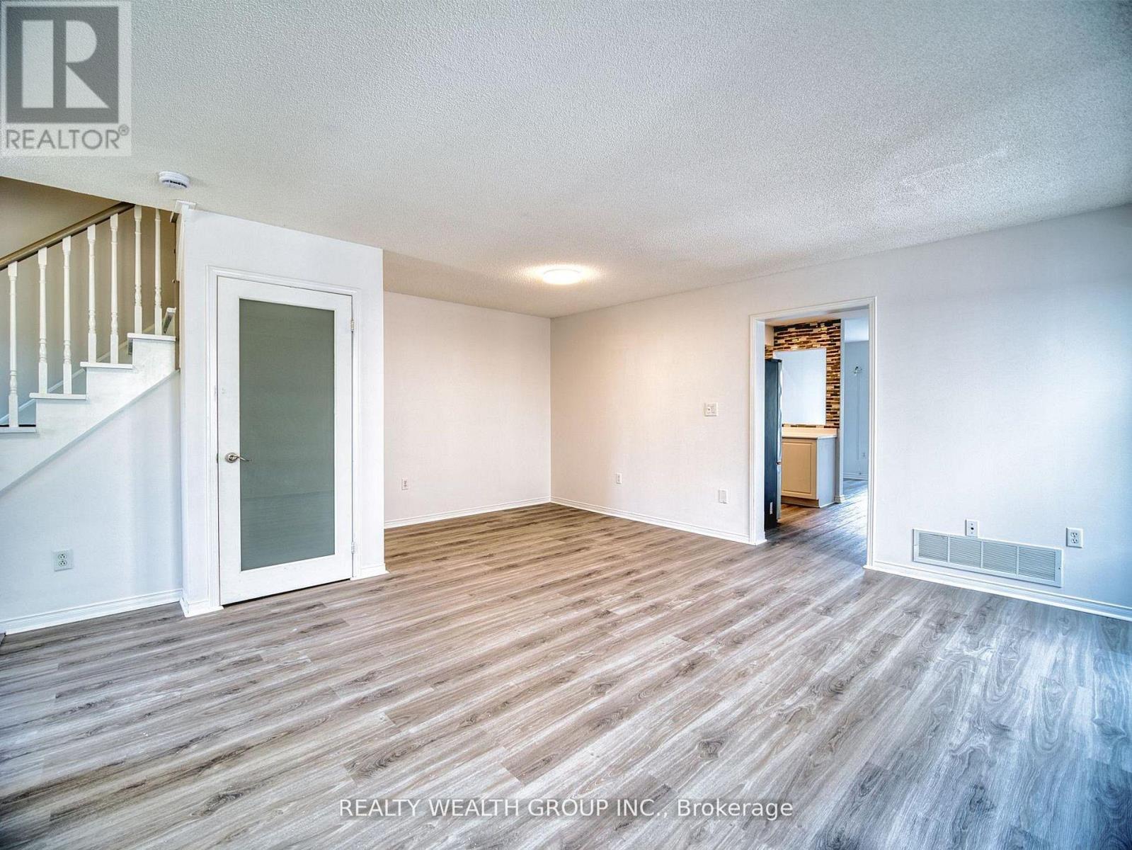 11 Birchcliffe Drive, Brampton, Ontario  L6Z 4T3 - Photo 6 - W13502150