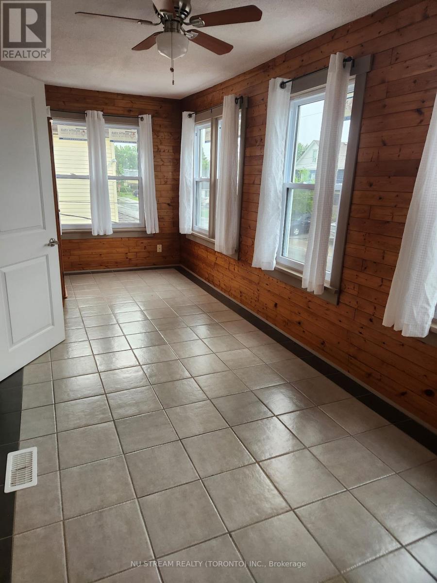 5679 Desson Avenue, Niagara Falls, Ontario  L2G 3T3 - Photo 2 - X13455964