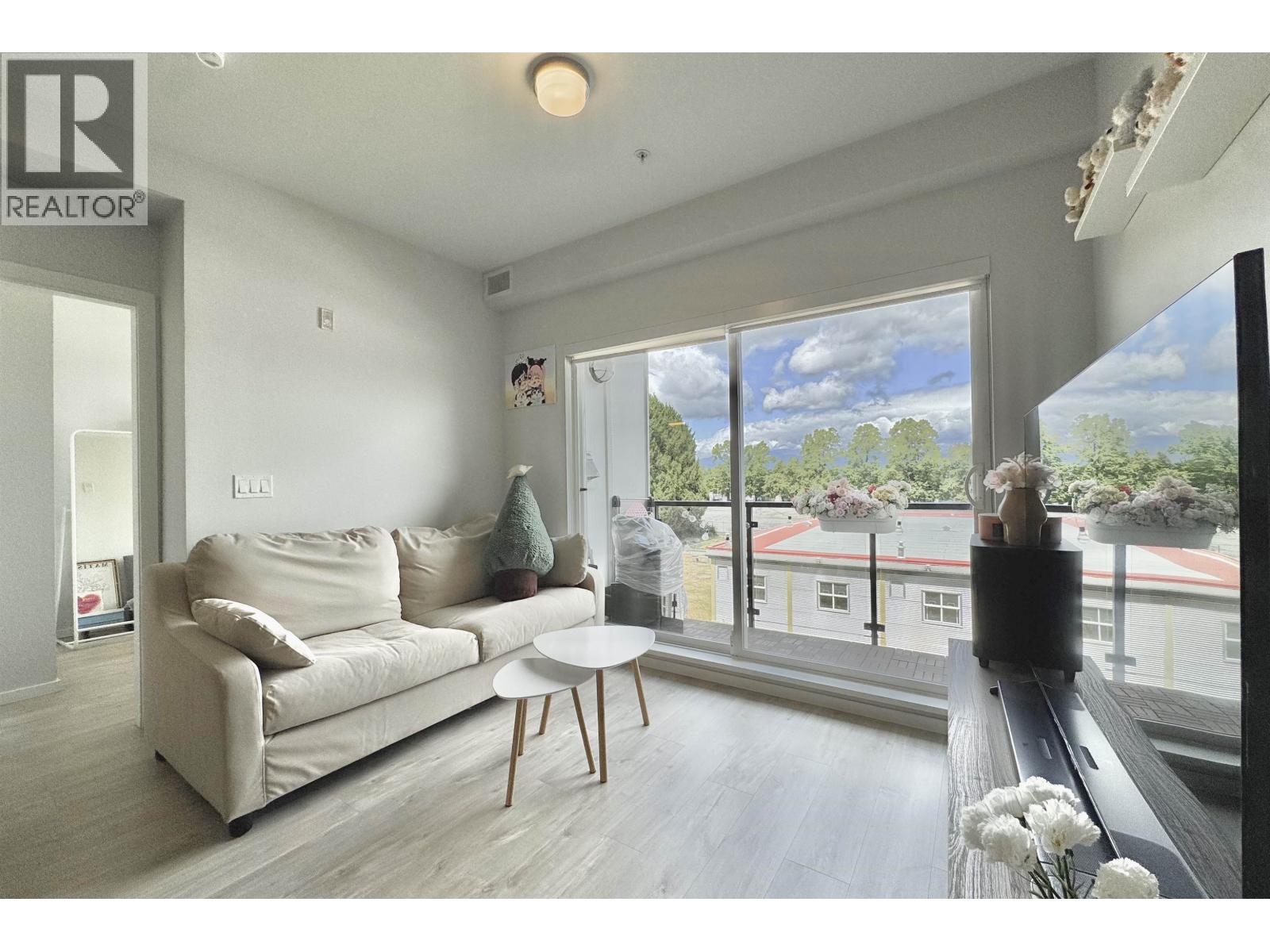 227 6283 Kingsway, Burnaby, British Columbia  V5J 0H3 - Photo 2 - R3140786