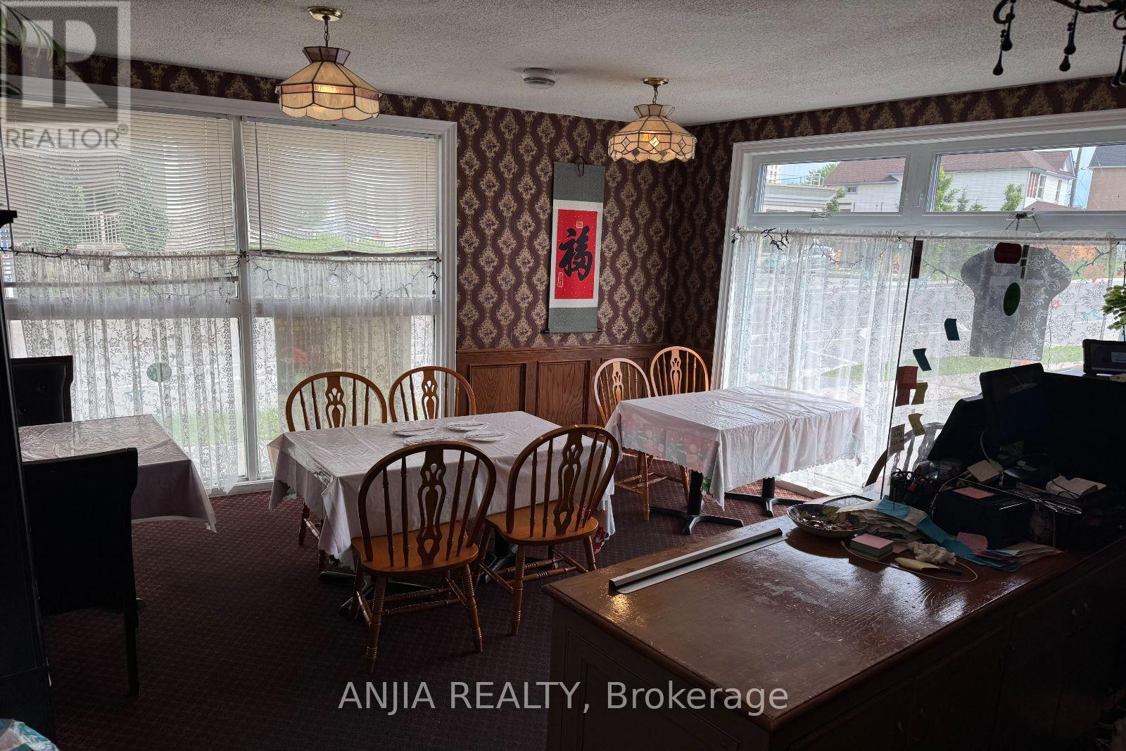 5689 Main Street, Niagara Falls, Ontario  L2G 5Z3 - Photo 4 - X13502100