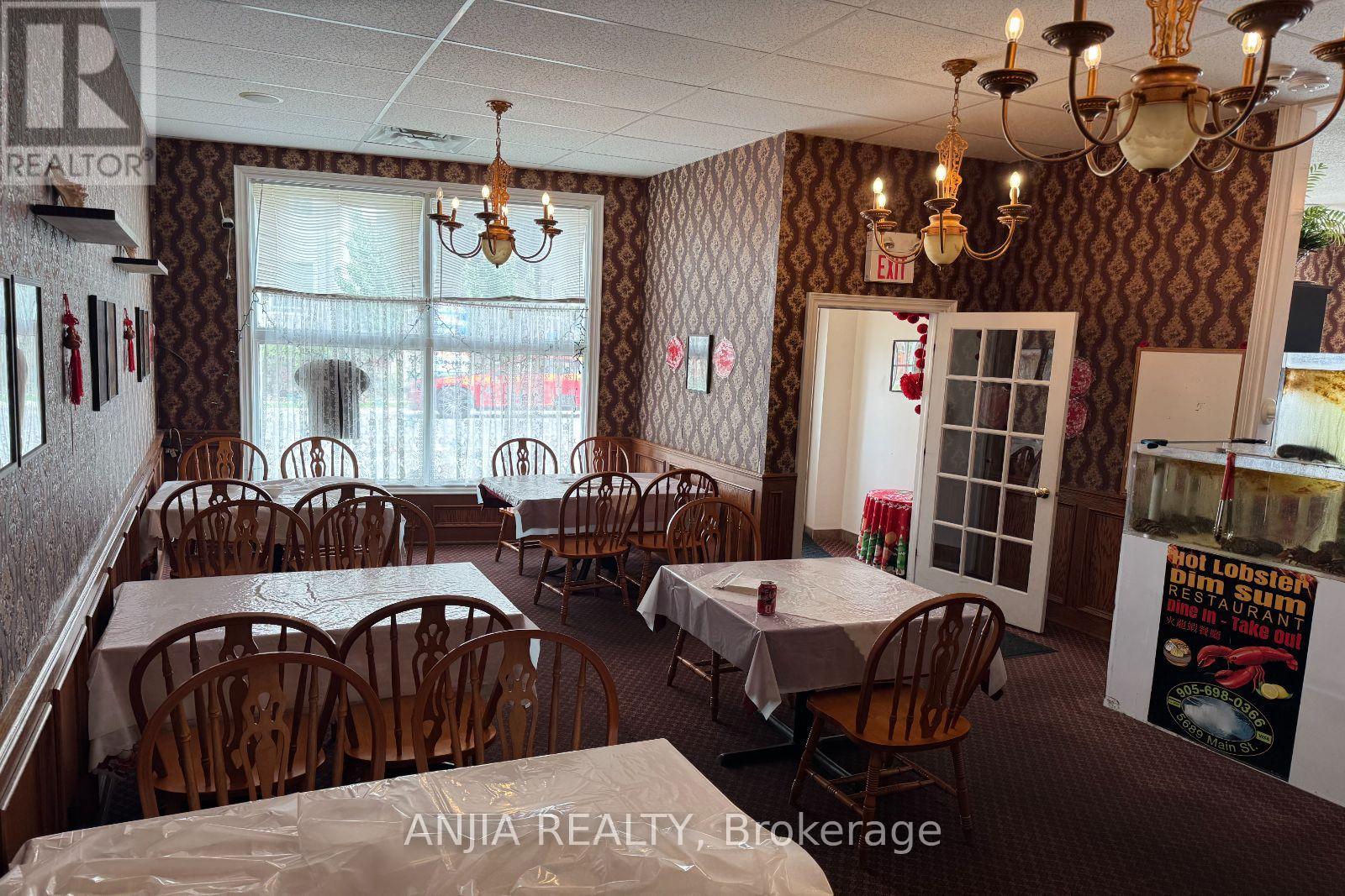 5689 Main Street, Niagara Falls, Ontario  L2G 5Z3 - Photo 5 - X13502100