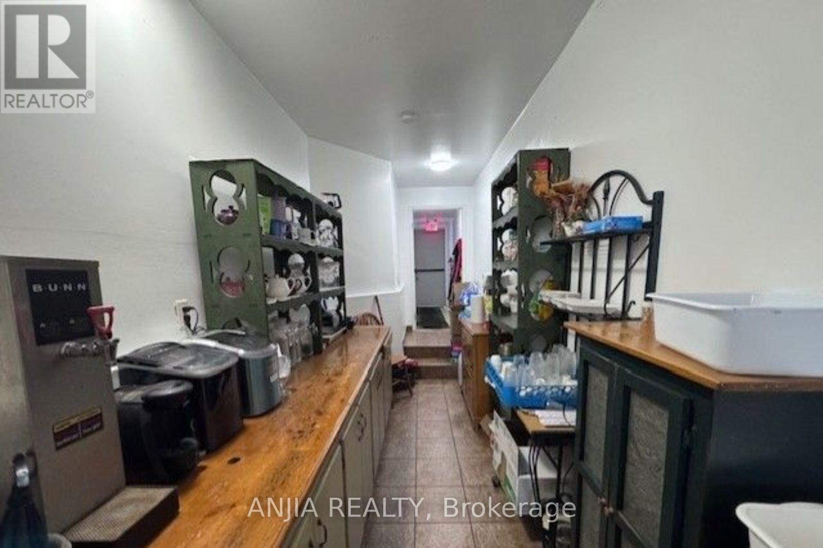 5689 Main Street, Niagara Falls, Ontario  L2G 5Z3 - Photo 8 - X13502100
