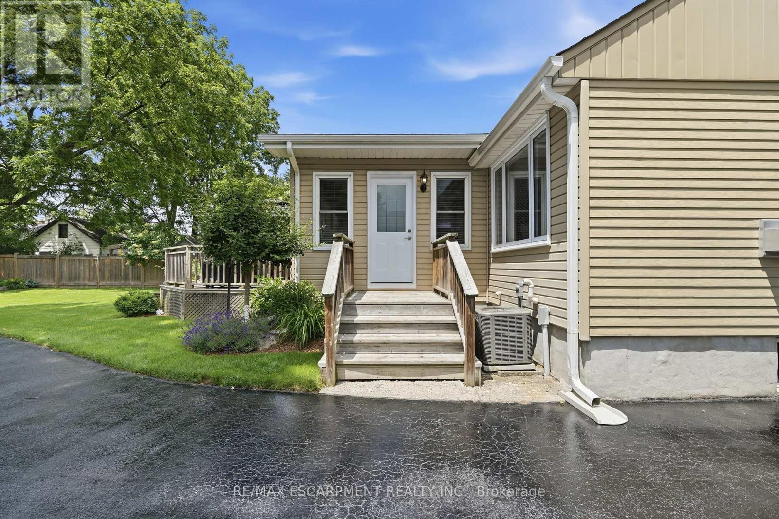 101 Victoria Street, Hamilton, Ontario  L9H 2C1 - Photo 23 - X13502192